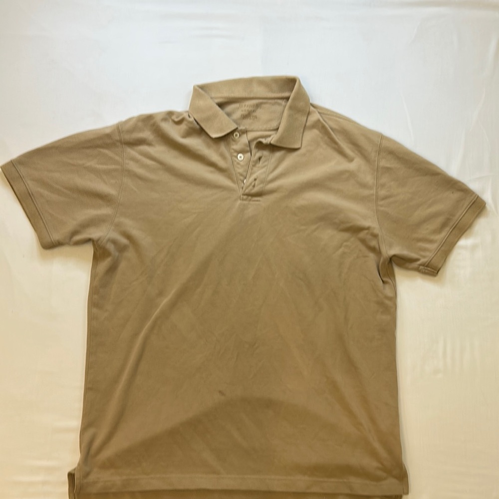Men’s L beige polo